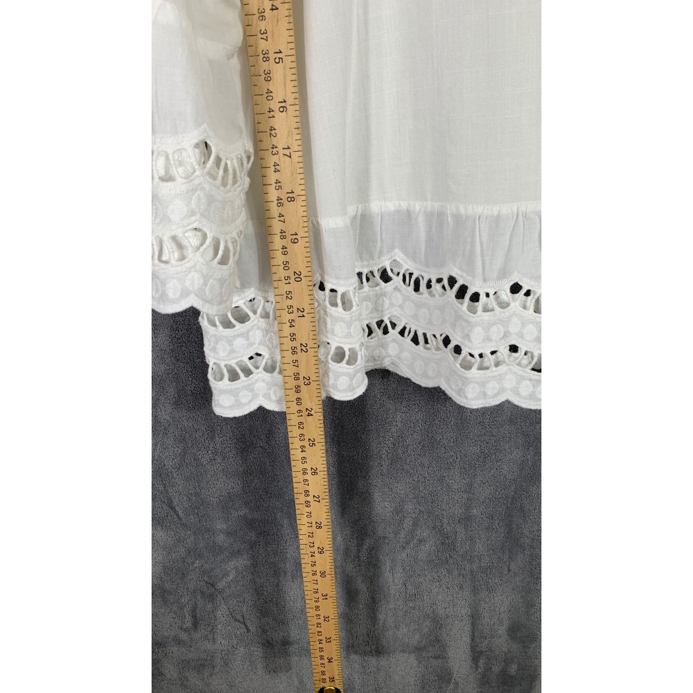 White Eyelet Lace Ruffle Hem Blouse 3/4 Sleeve Button Up Top Sz Medium - Picture 5 of 9